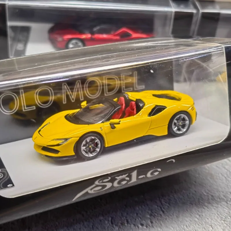 Diecast 1:64 SF90 Roadster Hardtopเปิดประทุนจําลองรถรุ่นStaticคอลเลกชันตกแต่งวันหยุดของเล่นของที่ระลึกของขวัญ