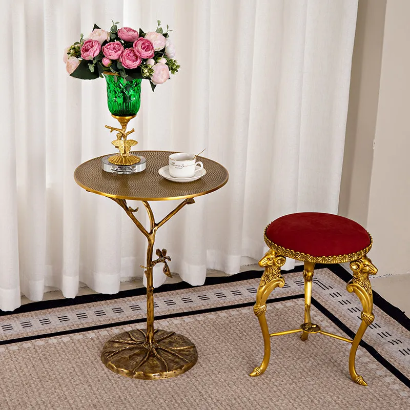 French Retro Carved Dressing Stool Round American Bedroom Design High-end Makeup Stool