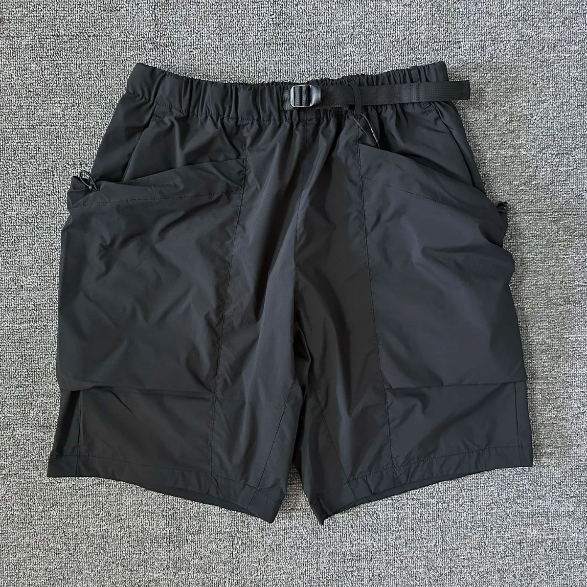 

Outdoor Commuting Function Tear Resistant and Splash Proof Comes with A Waistband Large Pockets Shorts