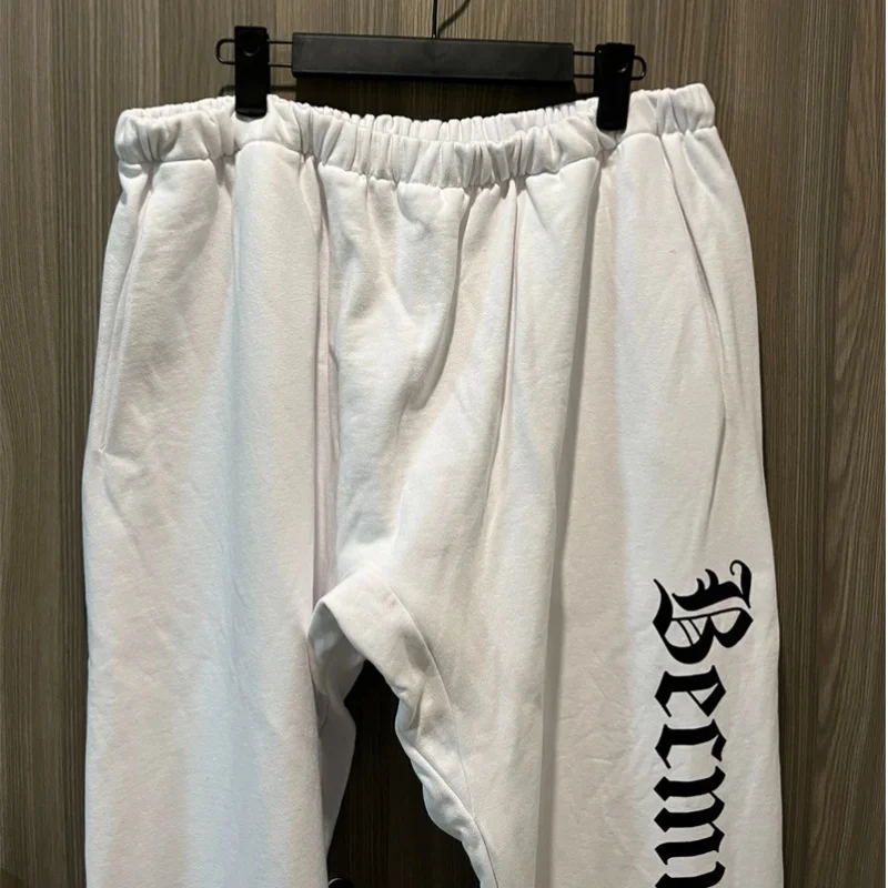 Modisches Kanye-Set mit Kapuzenpullover und Hose, schulterfrei, mit Buchstaben bedruckt, für Herren und Damen, gerades Jogginghose-Kapuzenpullover