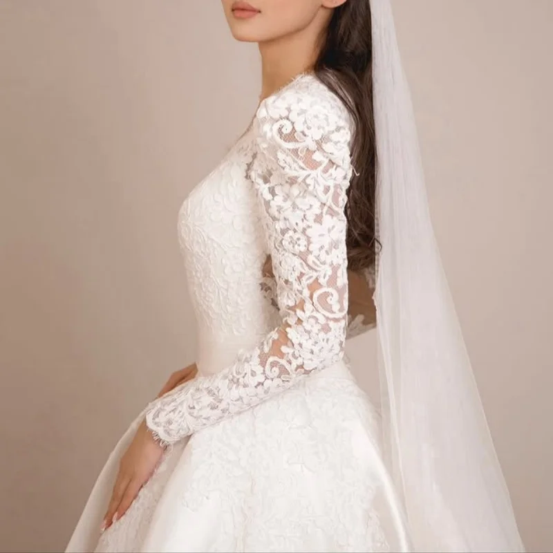 Satin white Appliques Lace Wedding Dresses of long sleeves A-line decal Bridal Gowns Made Customized