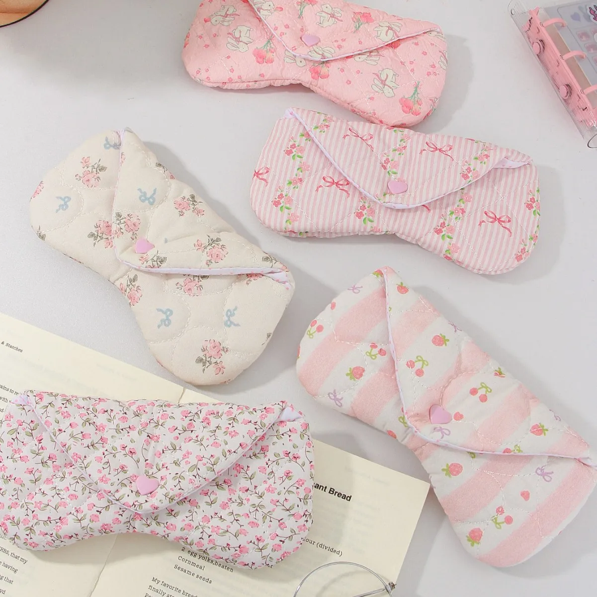 Soft Padded Eyewear Bag Kawaii Quilted Glasses Case Floral Sunglasses Pouch Floral Strawberry Eyeglass Bag For Storage For Daily