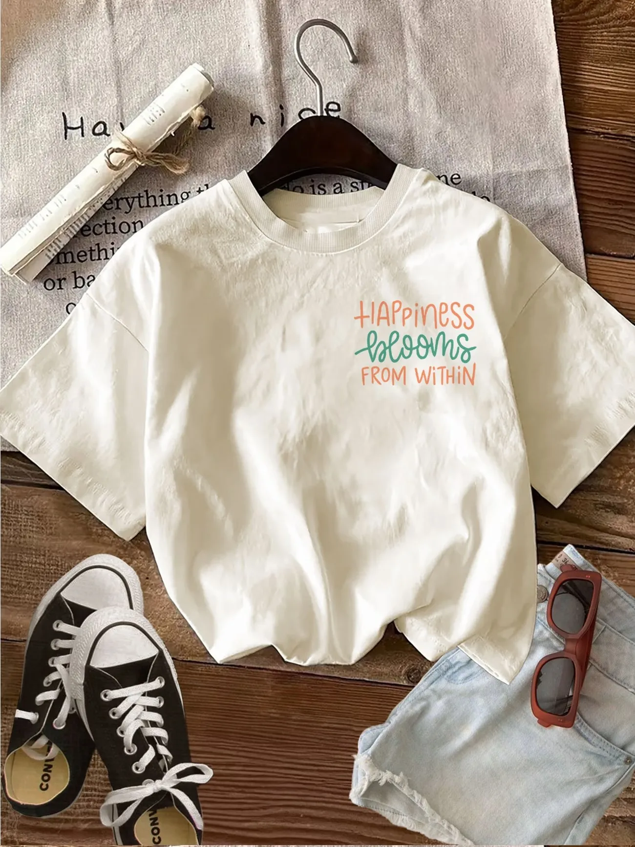 Lustiges Casual Happiness Flower Y2k T-Shirt aus 100% Baumwolle für Damen, weiches Rundhals-Kurzarm-Oberteil mit Grafikdruck – Detail 3