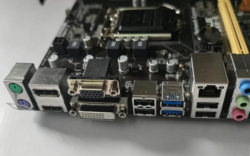 Used for ASUS B85M-E LGA1150 DDR3 four memory, integrated HDMI/DVI/VGA/DP main board with baffle