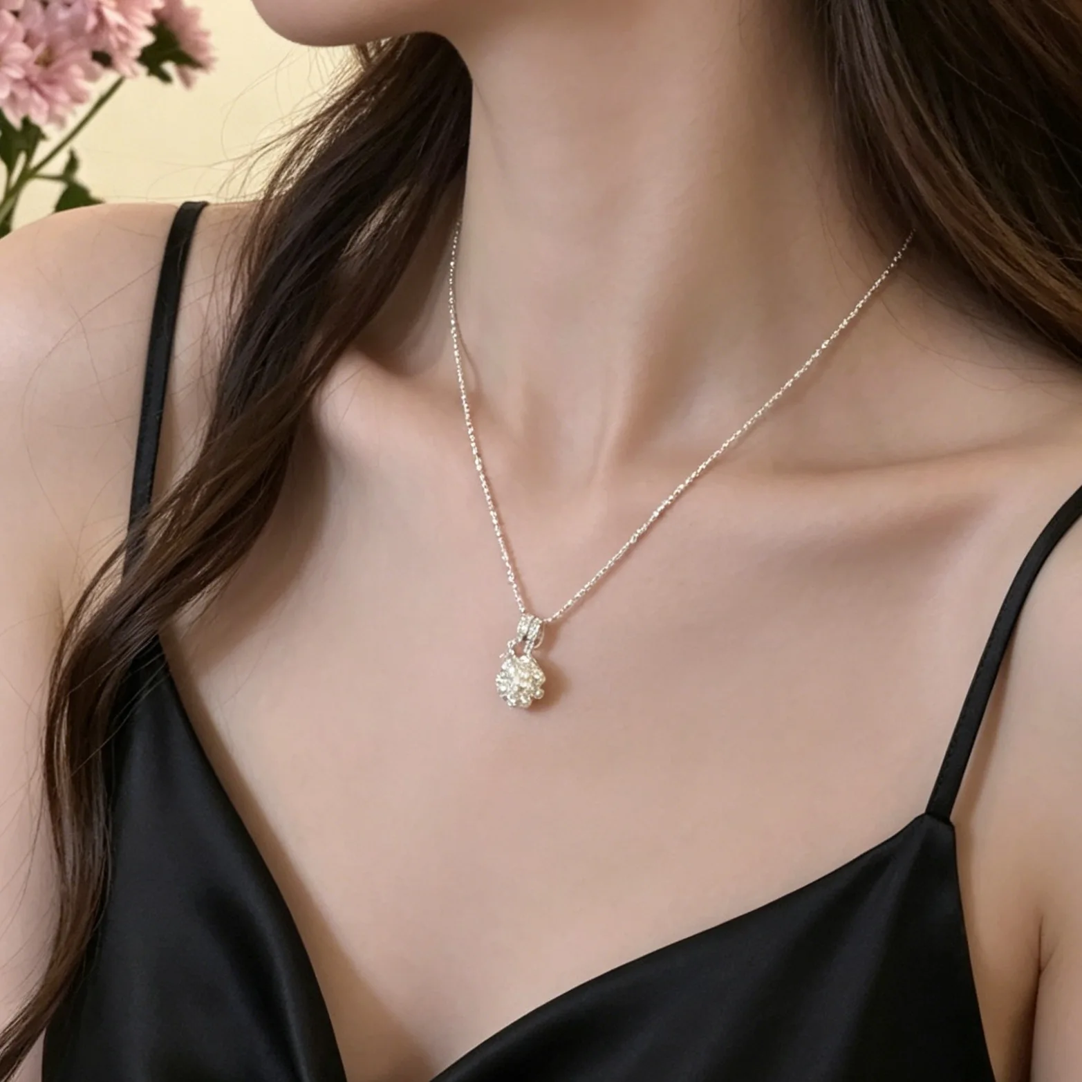 High Quality Faux Pearl Zircon Floral Ball Drop Choker Delicate Lightweight Niche Design Collarbone Necklace for Women