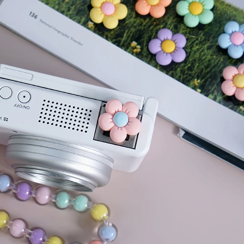 3D Cute Flower Camera Hot Shoe Cover Soft Silicone Universal Flash Protector Cold Shoe Flash Cap Protector For A7C2/A6400