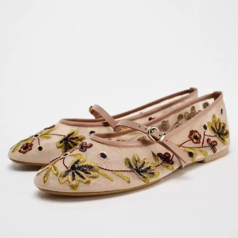 2026 Autumn New Women's Shoes Fashion Flower Embroidered Mesh Ballet Flat Shoes Chinese Style Women's Shoes view 3