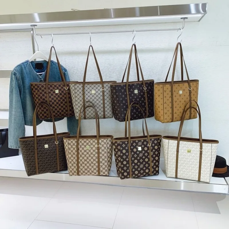 

Chic Timeless Diaper Bag Crossbody Mom Daily Work Baby Care Exquisite Glamorous Charming Dainty Elegant Organized Practical