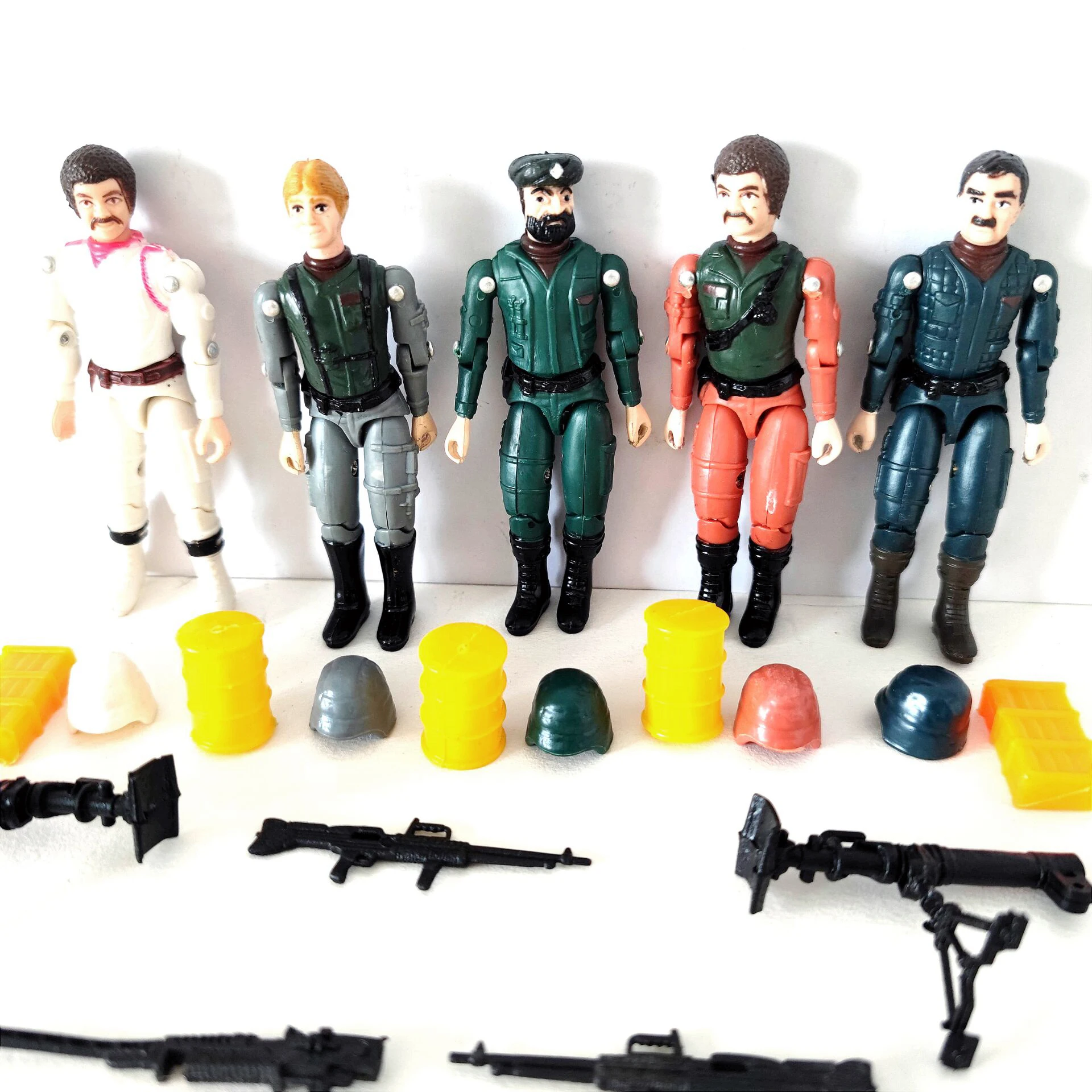 شخصية عمل جنود الكوماندوز العشوائي ، Capt J.B Beard Ace Dove Ram Foxy"