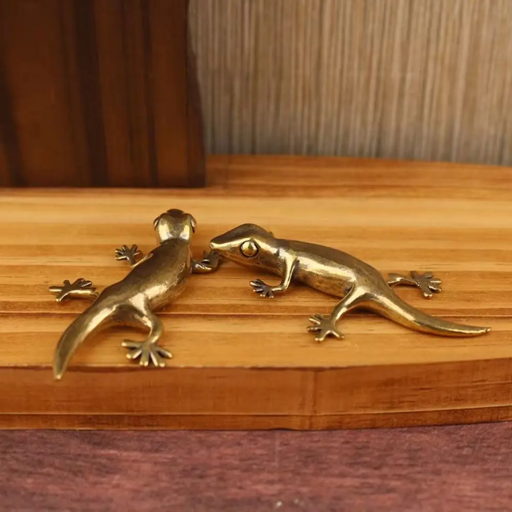 Decorative Vintage Gecko Figure Bronze Antique Finish Lizard Sculpture Handmade Collectible Animal Figure Home Decor