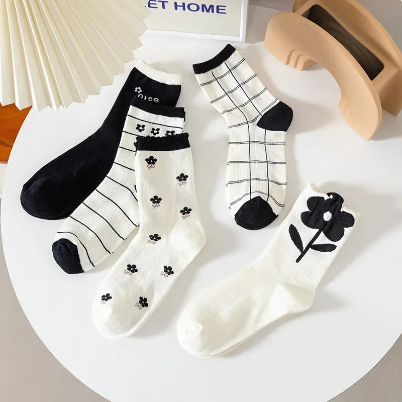 

Summer Socks Black and White Big Flower Mesh Breathable Mid-tube Socks Women's All-match Cotton Socks College Style Носки