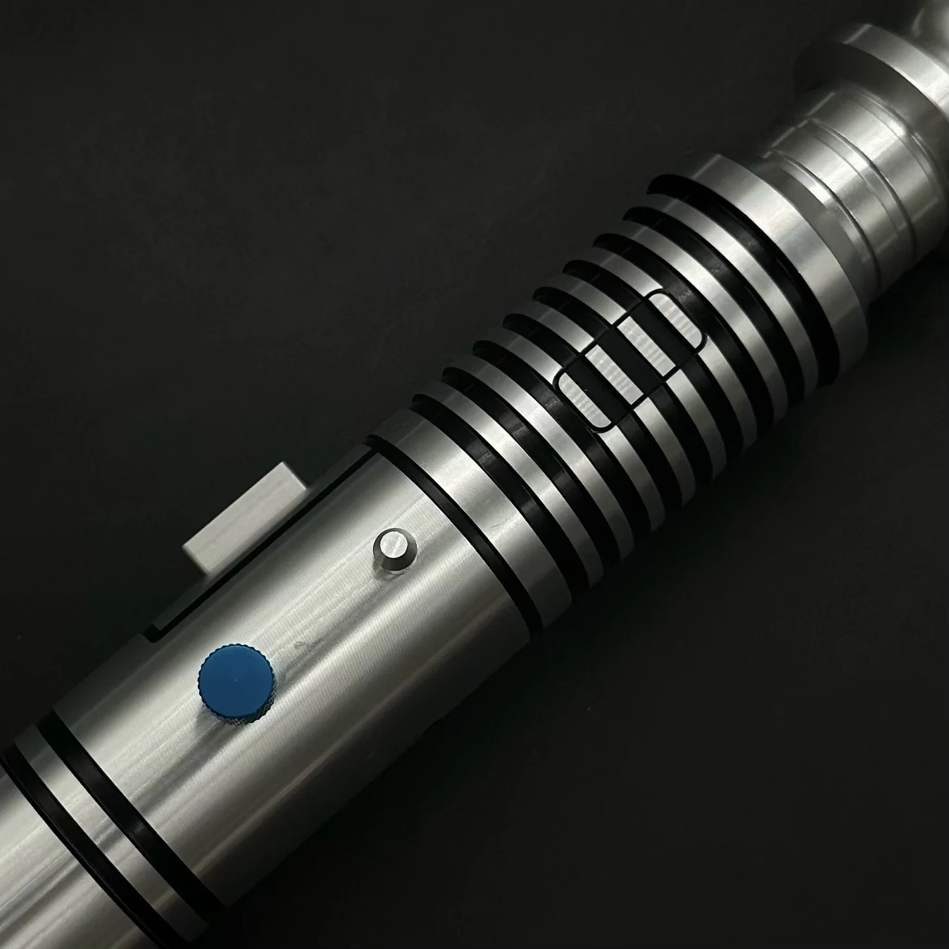 Mundi Kestis Lightsaber Neopixel Proffie v 2.2 الحساسة السلس سوينغ المعادن الثقيلة المبارزة RGB بكسل اللعب تأثيري لعبة الفيلم الدعامة