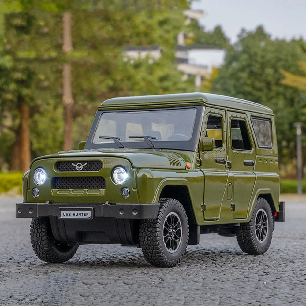 مقياس 1:18 روسيا UAZ هنتر RV نموذج سيارات لعب سبيكة دييكاست على الطرق الوعرة المركبات ضوء الصوت الأبواب مفتوحة التراجع للهدايا الأولاد