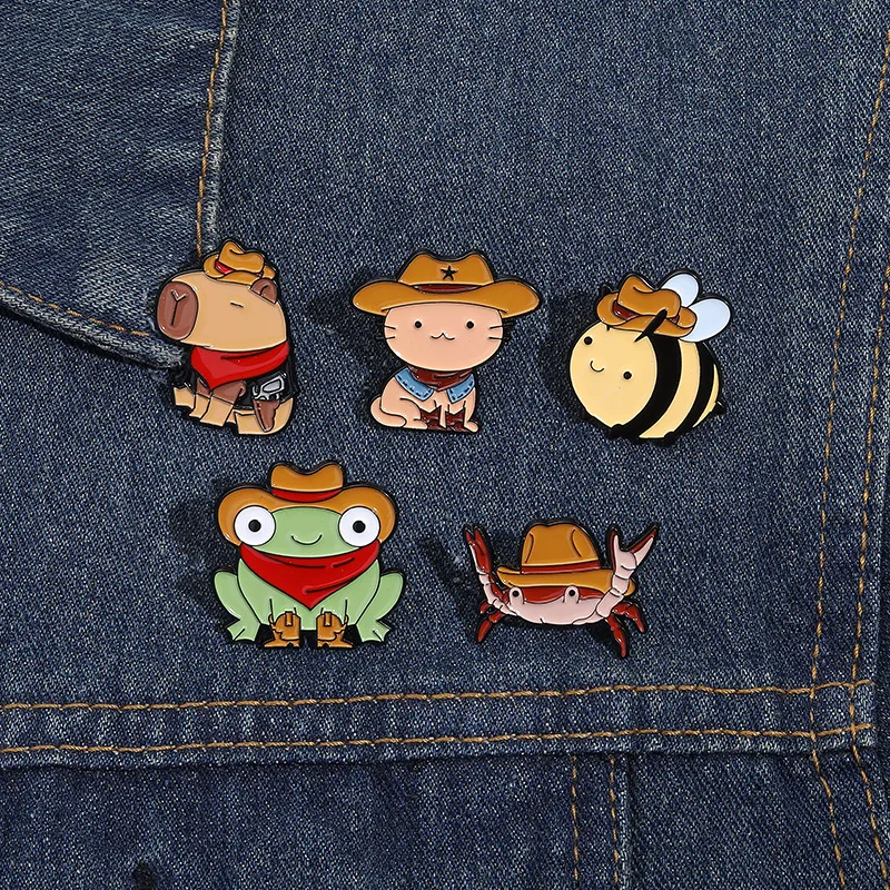 

Cartoon wearing cowboy hat animal series badge with personality frog bee Capibala style versatile brooch