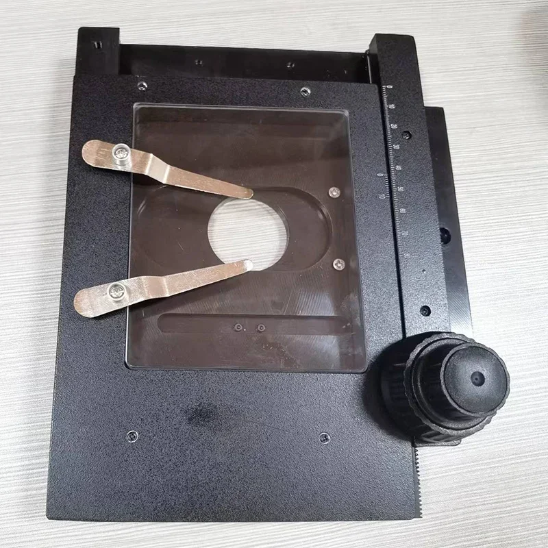Accesorios de plataforma móvil de precisión para microscopio.
