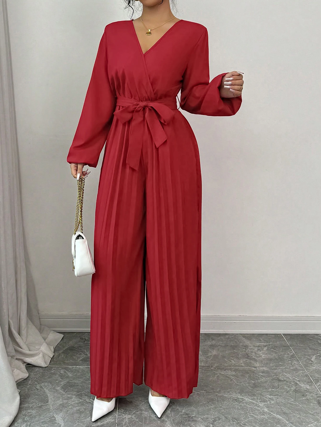 カジュアルフィットのラウンドネックジャンプスーツ、装飾要素なし、女性用ボトムウェア、アンサンブルスタイル