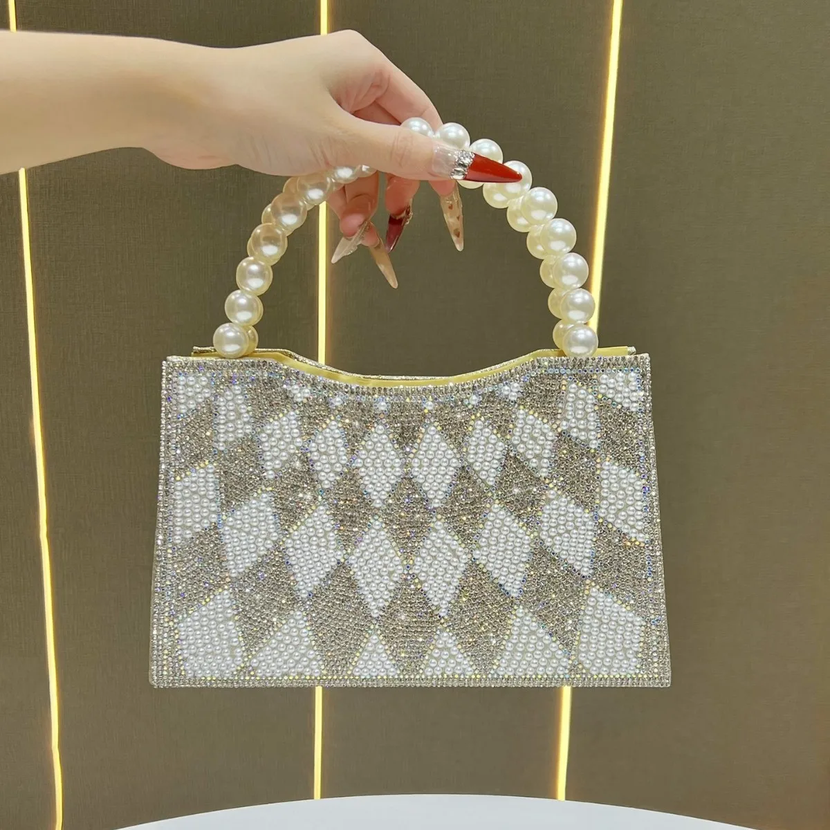 

Bloomsteps Luxurious Elegant Evening Bag, Beaded Party Handbag, Diamond-Embellished Handbag, Pearl Crossbody Bag for Women