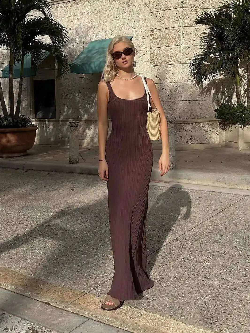 ครีมถัก Cami ยาวผู้หญิง Backless สวมชุดว่ายน้ําถักชุดว่ายน้ําถักชุดชายหาด Tunic Robe