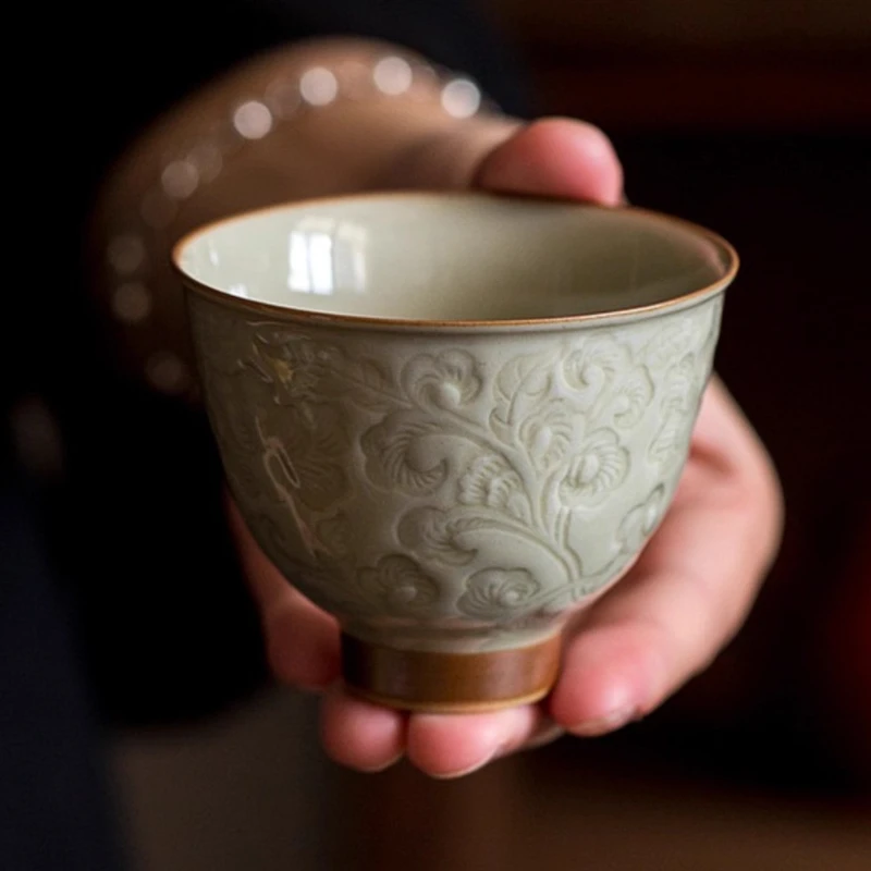 

Home Honey-glazed Embossed Lotus Tea Ceramic Tasting Cup Household Single Tea Cup Kung Fu Tea Set Home Furnishing Accessories