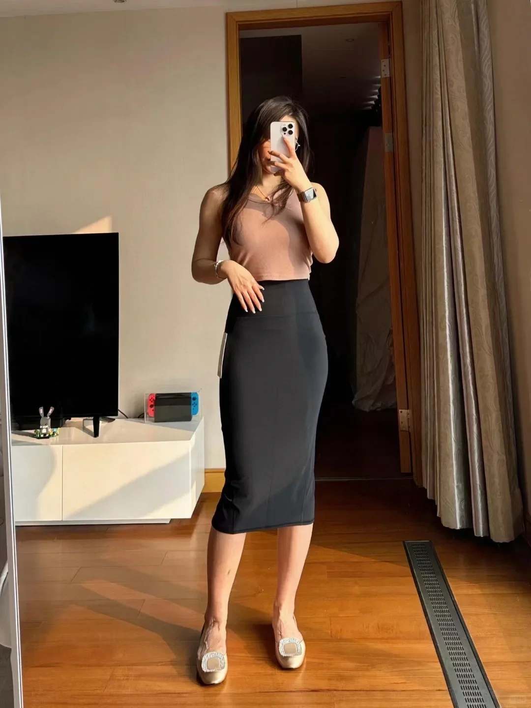 LULU FLORA Hüftumarmender Rock, halber Körperrock, hohe Elastizität, hohe Taille, mittlere Länge für Frühling und Sommer, Retro-Nude-Stil