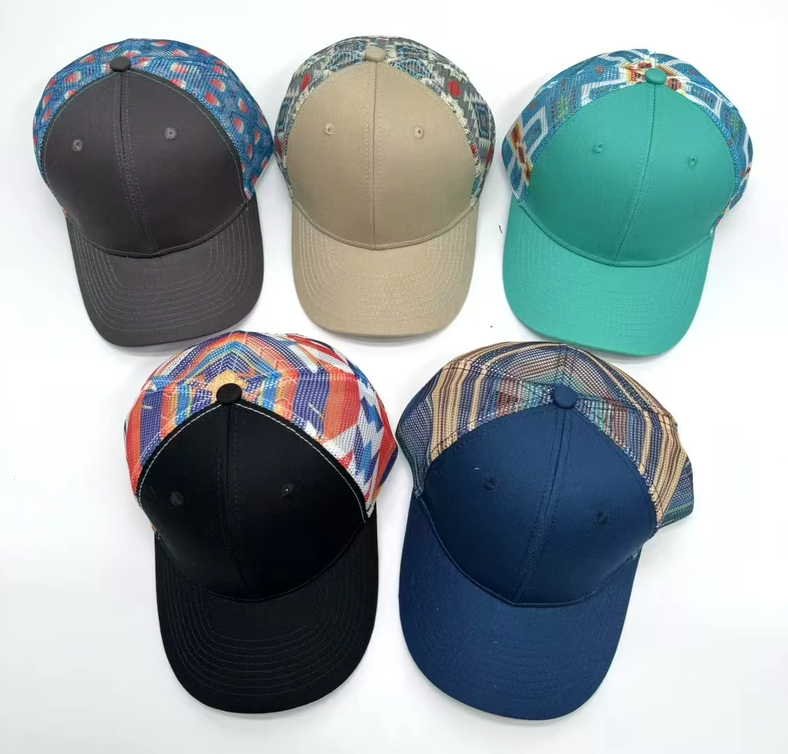 หมวกเบสบอลสีเรขาคณิตโลโก้ออกแบบแฟชั่นสําหรับการปีนเขากลางแจ้ง หมวกตาข่ายกระดานไฟ