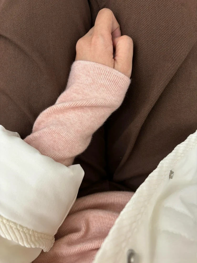 เสื้อไหมพรมคอสูงสำหรับผู้หญิง ผ้าเนื้อนุ่ม สวมใส่สบาย ทรงเข้ารูป ใส่ได้ทั้งฤดูใบไม้ร่วงและฤดูหนาว สไตล์หวานๆ ทรงหลวม