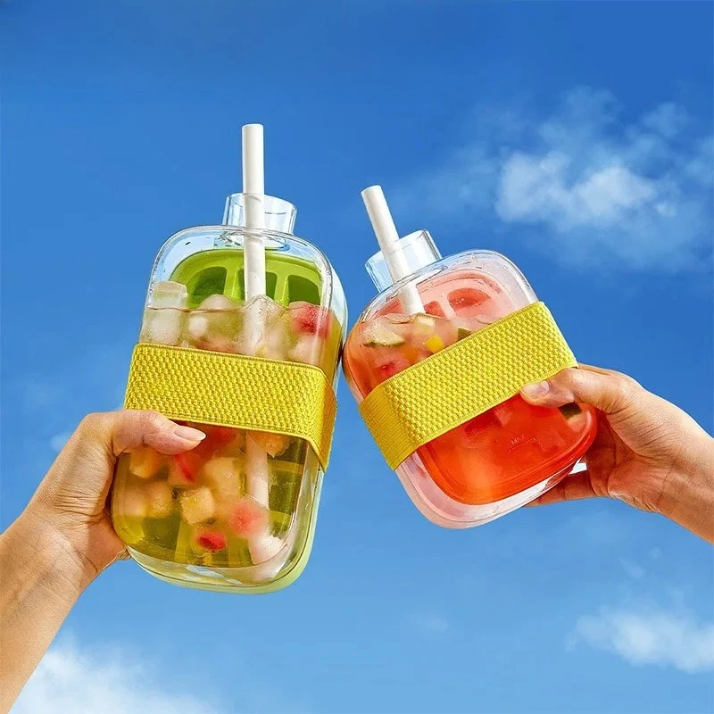 Große Kapazität Eiswürfelbereiter Wasserflasche mit Silikonform und Strohhalm für Saft- und Getränkekühlung, 2-in-1 berührungslose Eisform
