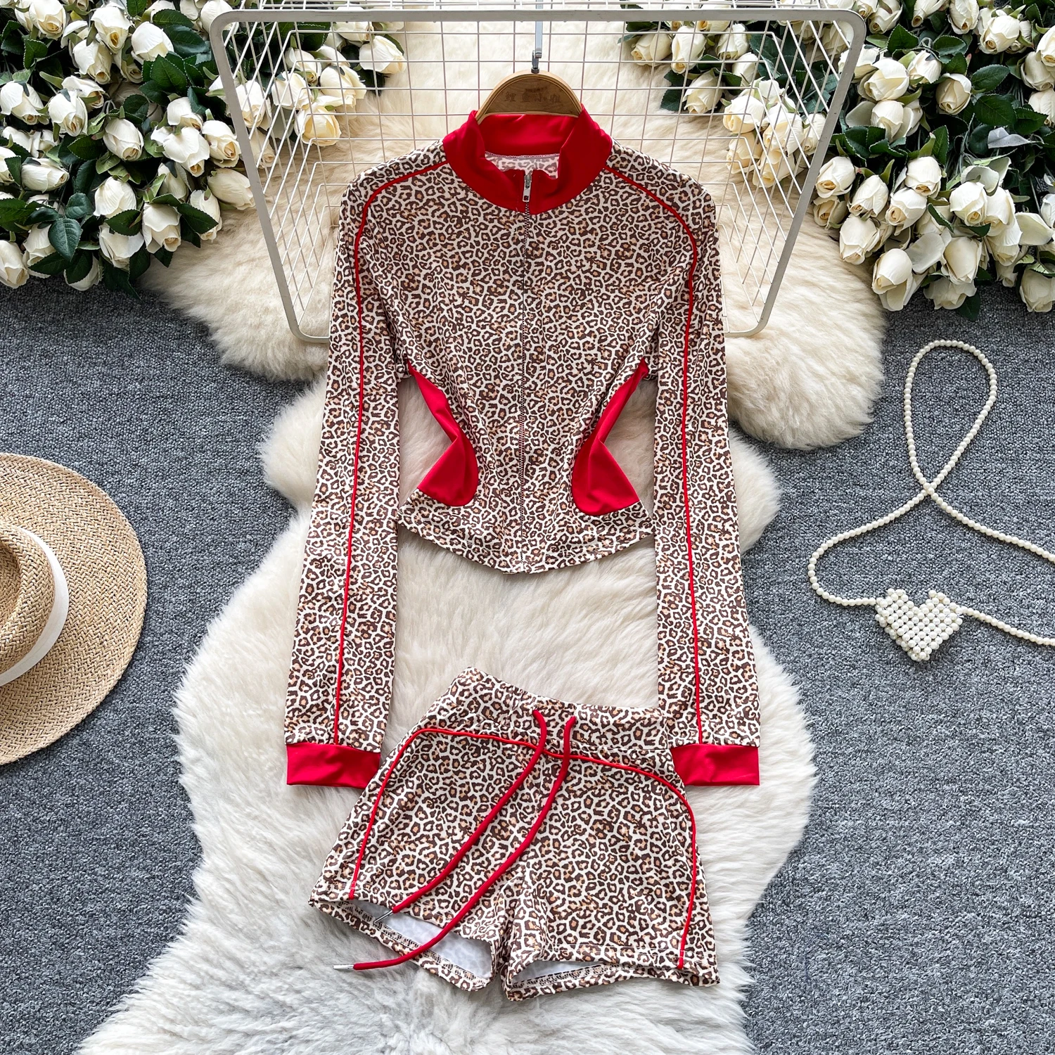 

Casual Women 2 Piece Set Tracksuit Leopard Print Patchwork Zip Crop Jacket+Shorts Sporty Stretch Streetwear Outfits