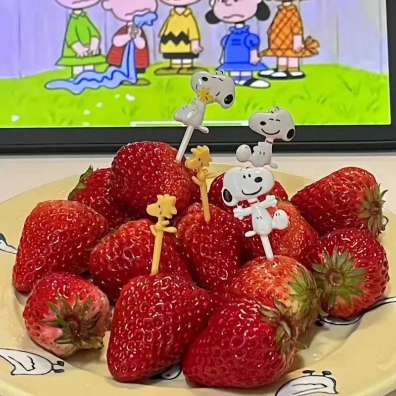 Snoopy-tenedor de fruta de pastel portátil para hombres y mujeres, estilo japonés, lindo, creativo, de dibujos animados, multifuncional, de aspecto