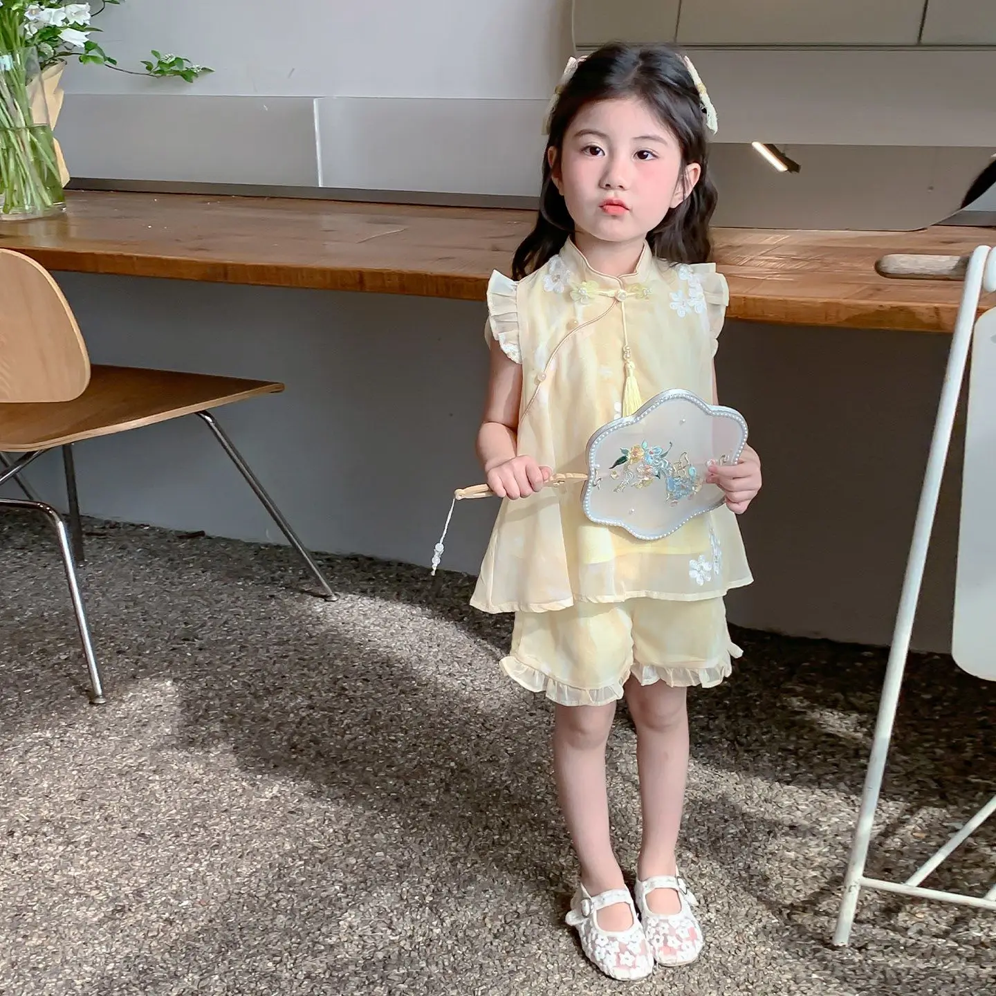 Girls 2-Piece Qipao Style Outfit Kid Embroidery Flutter Sleeve Topa+Ruffle Shorts Set Casual Summer Clothing for Girl Daily Wear
