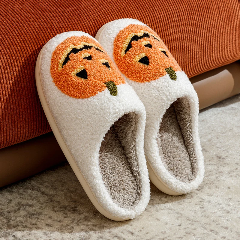 Sandal Bordir Labu Halloween yang Lucu untuk Wanita, Sepatu Dalam Ruangan Lembut dan Hangat, Sandal Rumah Nyaman dengan Pola Kartun