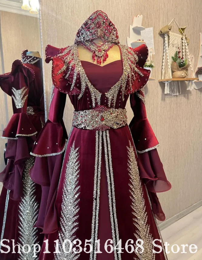 Custom Burgundy Luxury Wedding Dress Gorgeous Crystal Appliqué Beaded Embroidery Bridal Gown Church Wedding Bridal Gown