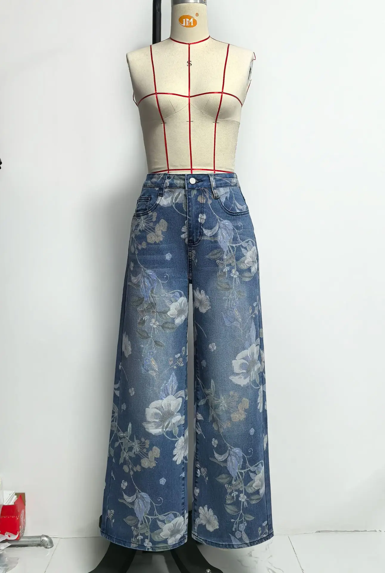 New for 2026: Women's Blue High-waisted Stretch Jeans, Vintage-style Loose-fit Wide-leg Denim Pants with A Floral Print.