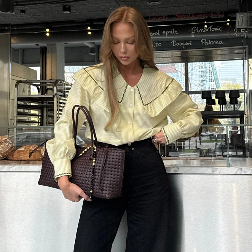 

Linad Vintage Stripe Ruffled Collar Blouse Woman Street Chic Single-Breasted Shirts Female Casual Long Sleeve Tops 2025 Autumnv