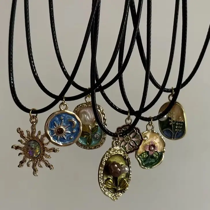 Vintage Drip Oil Flower Sun Pendant Necklace with Leather Rope Unique Antique Style Jewelry Accessory