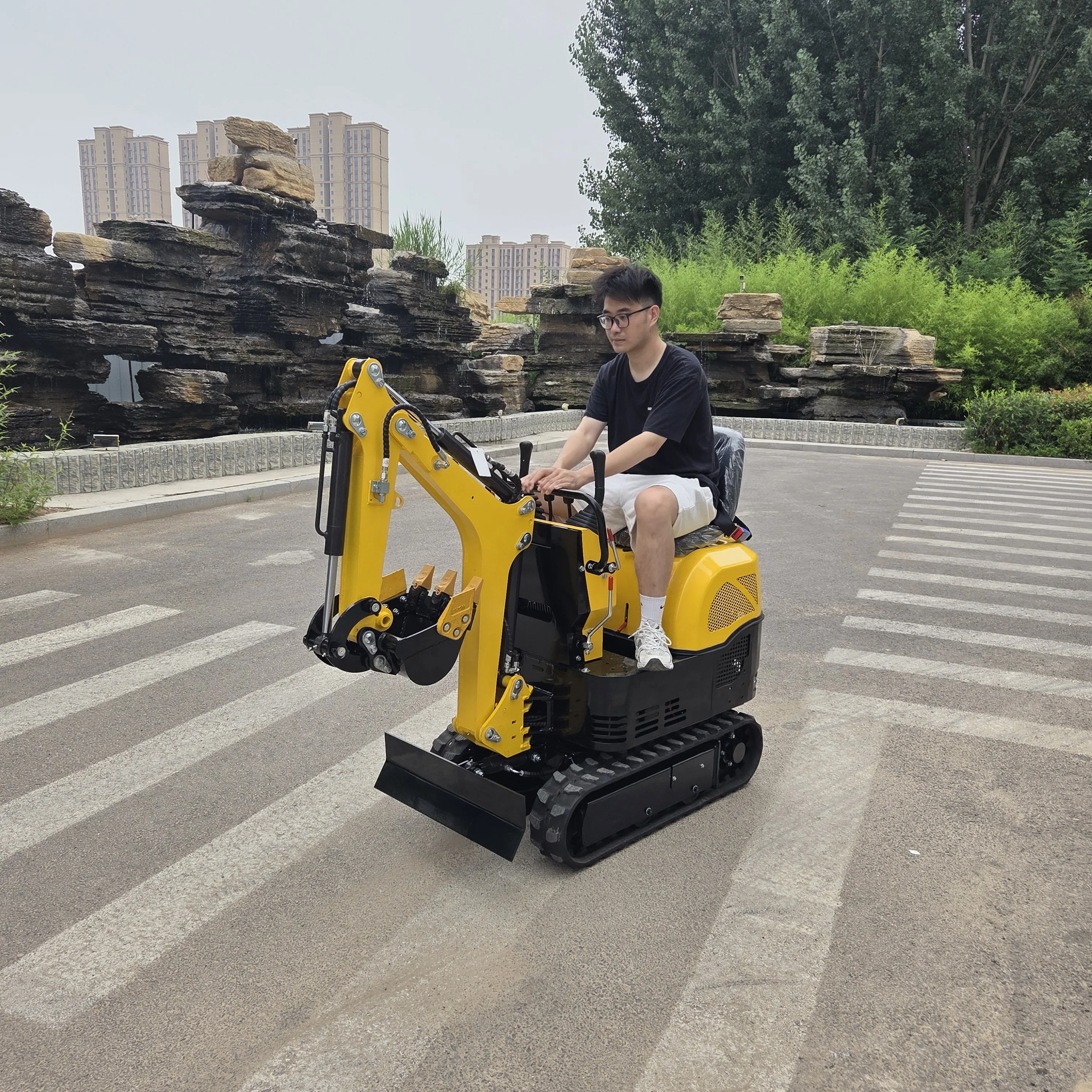 ZNW — небольшой домашний мини-экскаватор 08 PRO, скорость поворота 7 об/мин, максимальное расстояние раскопок 2100 мм для траншей и копания сада