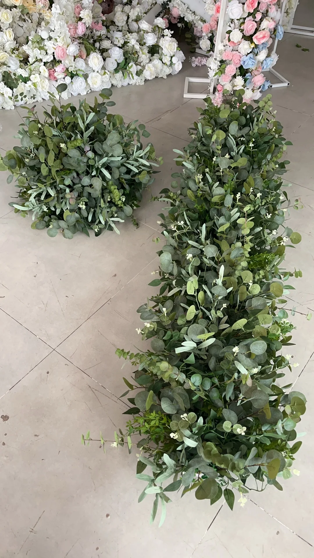 Künstliche Grüne Blumenkugel, Blattreihen, Hochzeitsbühnen-Hintergrund-Dekoration, Kunstpflanzen-Kugel, Bankett-Fenster-Event-Dekoration – Detail 3