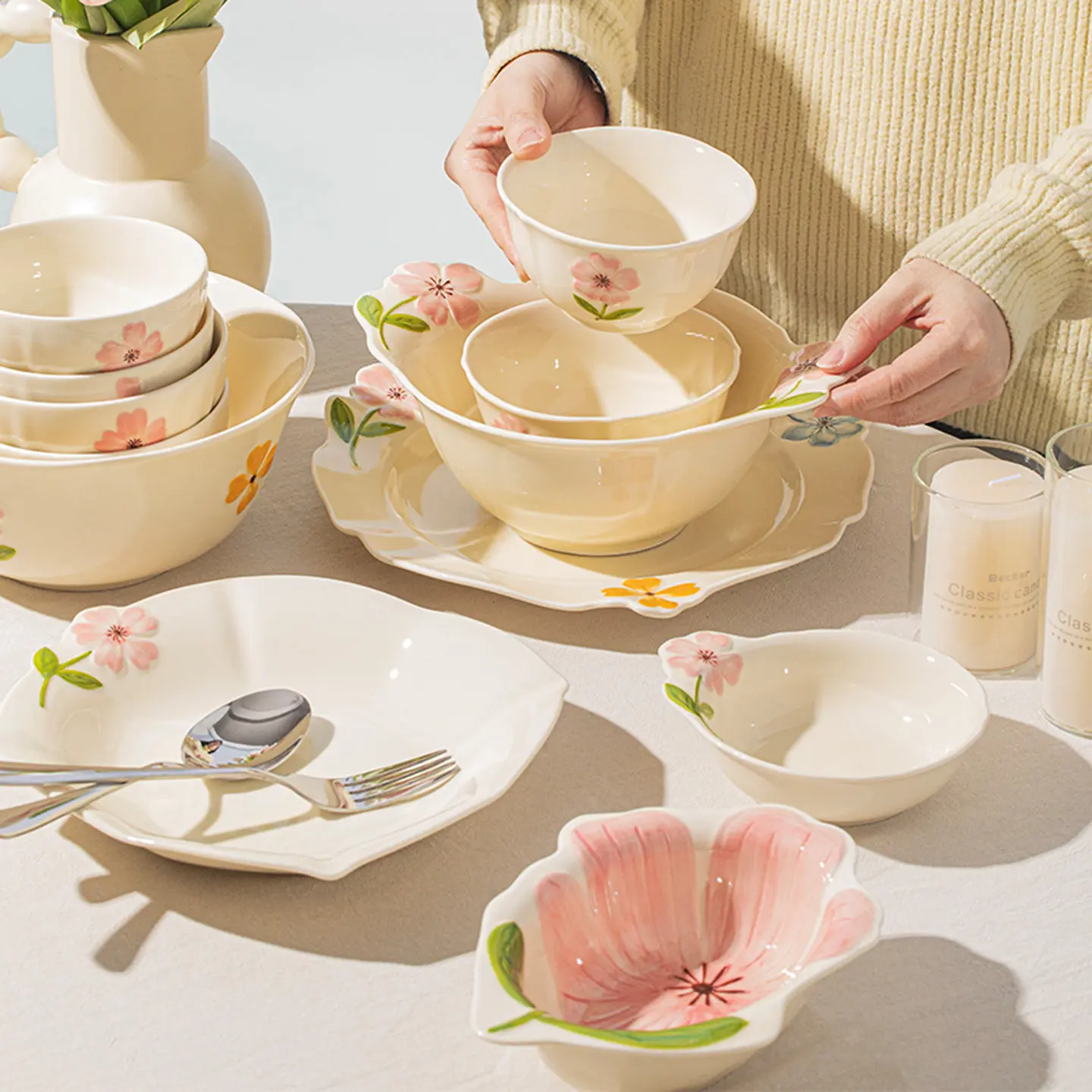 SHUNXIANG Cream Floral Embossed Ceramic Dinnerware Ceramic Soups Bowls Salad Pasta Plate Microwave Safe Cute Plates Bowls Set