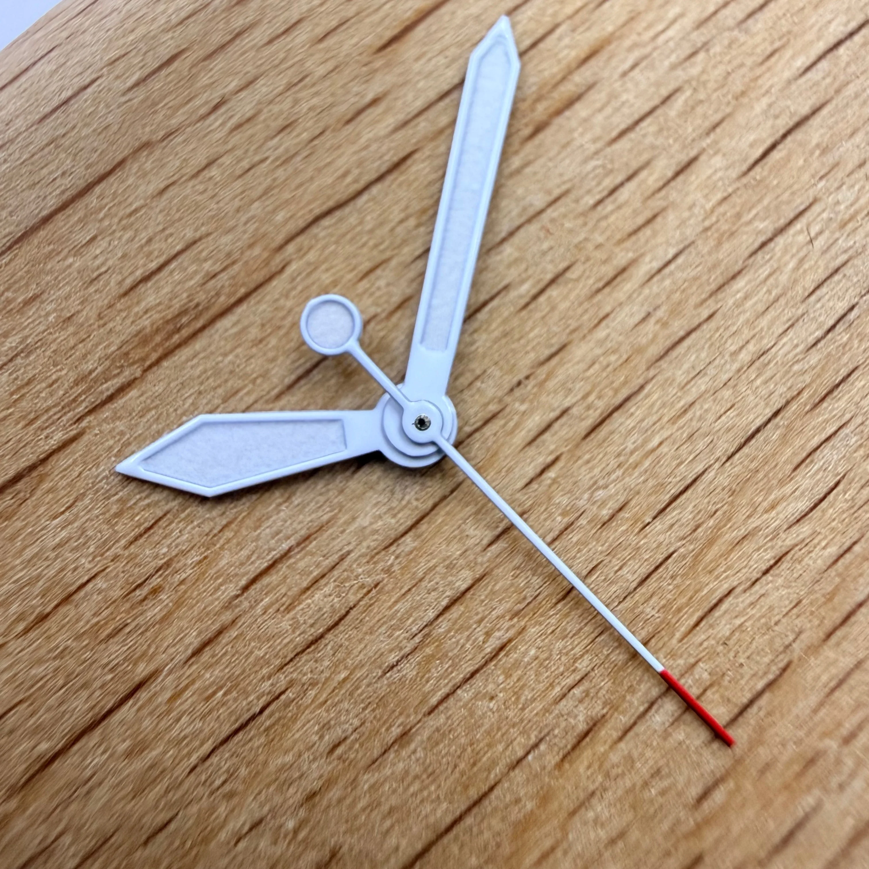 NH35 Watch Hands Set Green Luminous Red Tip Second Hand Fit NH35 NH36 ETA2824 2836 PT5000 Miyota 8205 8215 821A Movement view 2