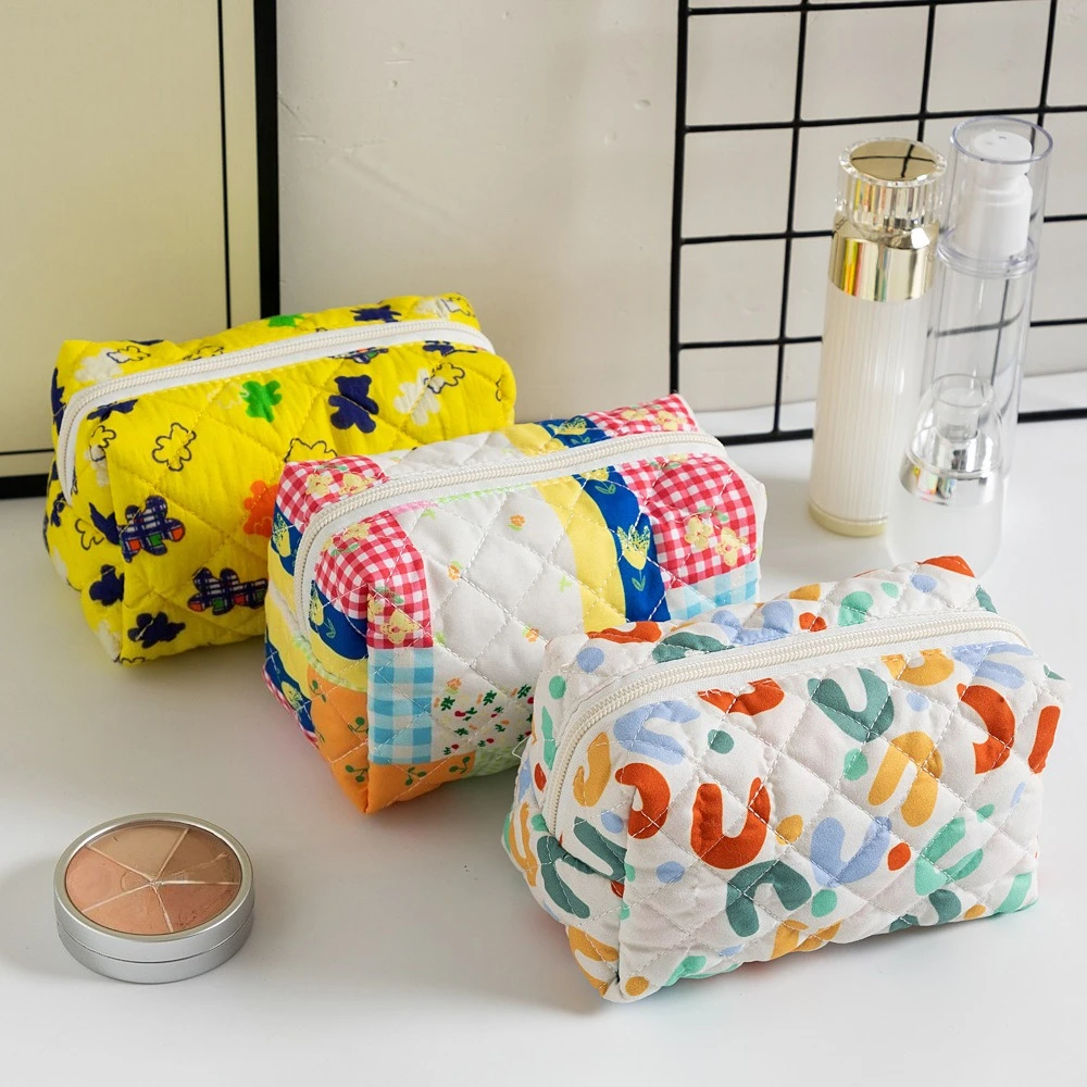 

Storage Organizer Cartoon Printed Puffy Quilted Makeup Bag Cosmetic Pouch Large Travel Cosmetic Bag Makeup Accessory