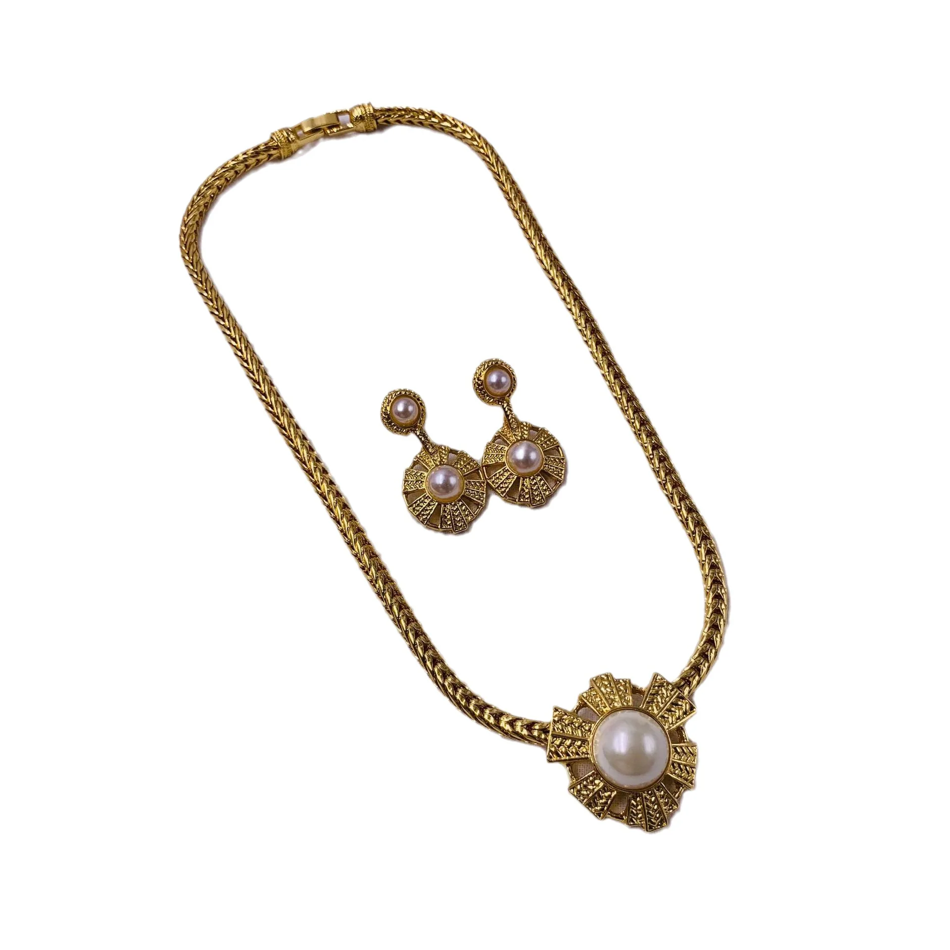 

Vintage Gold-plated Heavy Industry Black Agate Pearl Necklace and Earring Jewelry Set for Women