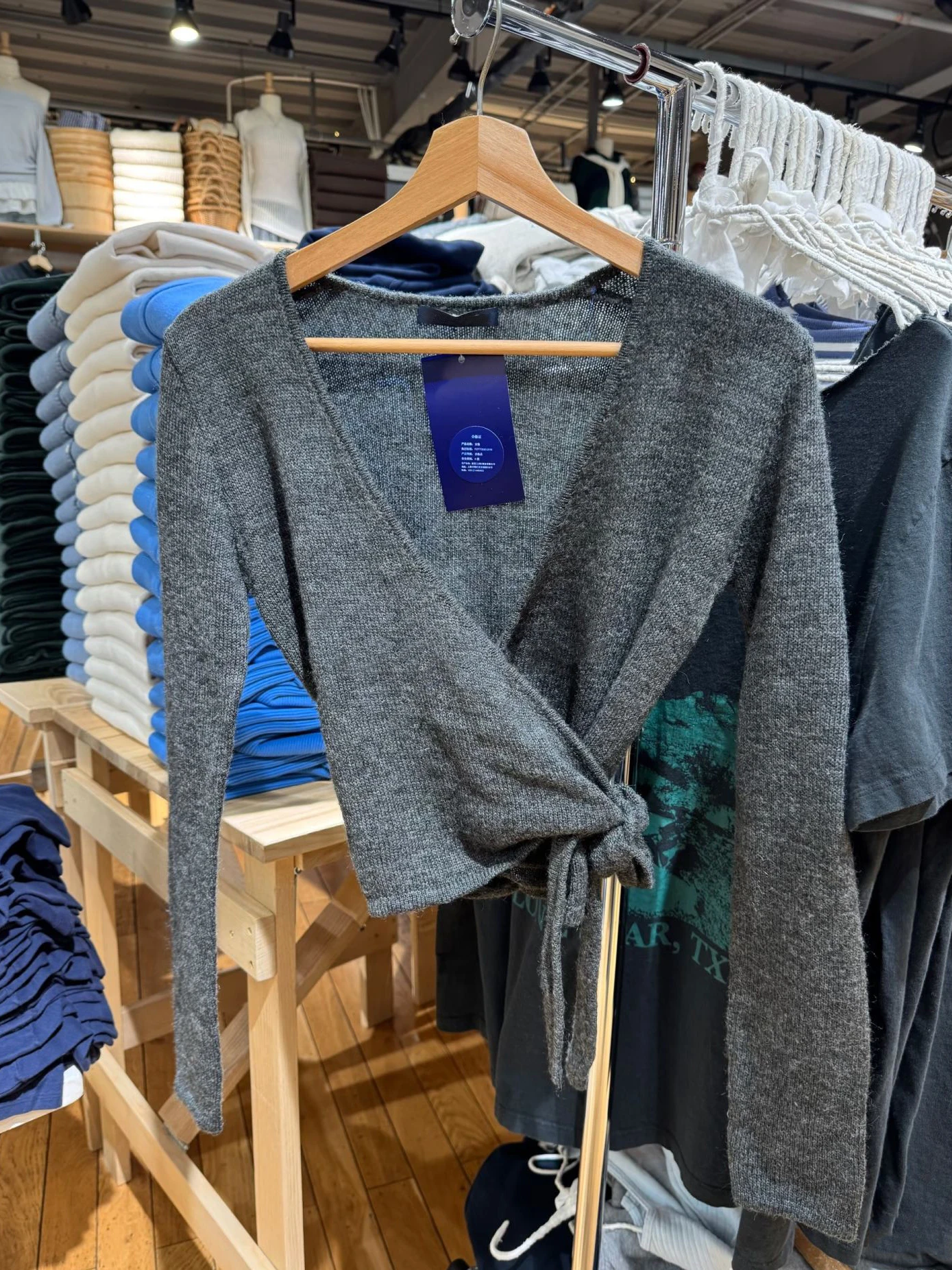 

Новый темно-серый кардиган на шнуровке для женщин, с V-образным вырезом, вязаный, с длинными рукавами, укороченный топ, весенний, в стиле ретро, простой, универсальный, трикотажный, Y2K