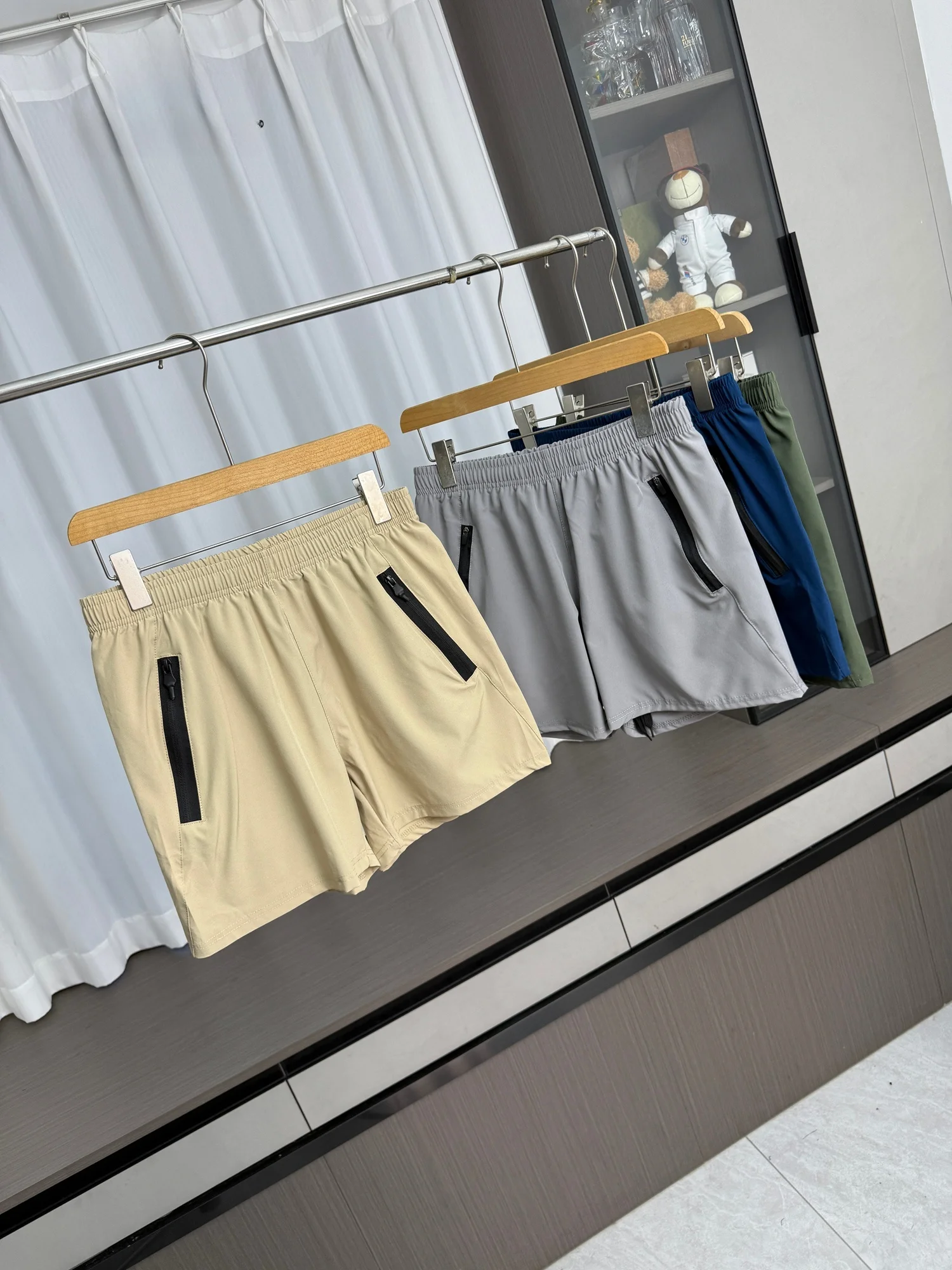 

Quick Dry Breathable Men's Summer Outdoor Versatile Color Block Zipper Sports Casual Shorts Loose Fit Knee above Straight Tube