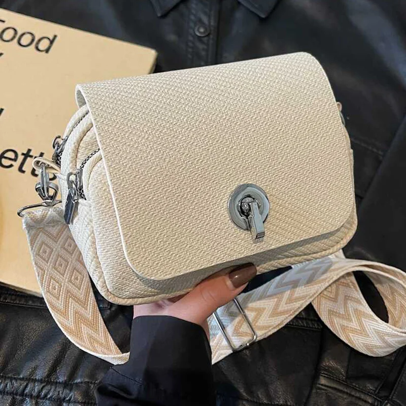 

Women's New Luxury Casual Crossbody Bag Sewing Thread Design One Shoulder Bag Wide Shoulder Strap Crossover Small Square Bag