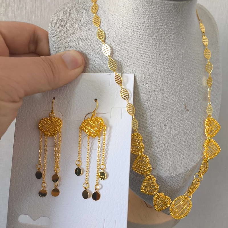 أزياء أفريقيا دبي فرنسا 24K مطلية بالذهب قلادة وأقراط طقم مجوهرات لحفلات الزفاف والحب DD10853