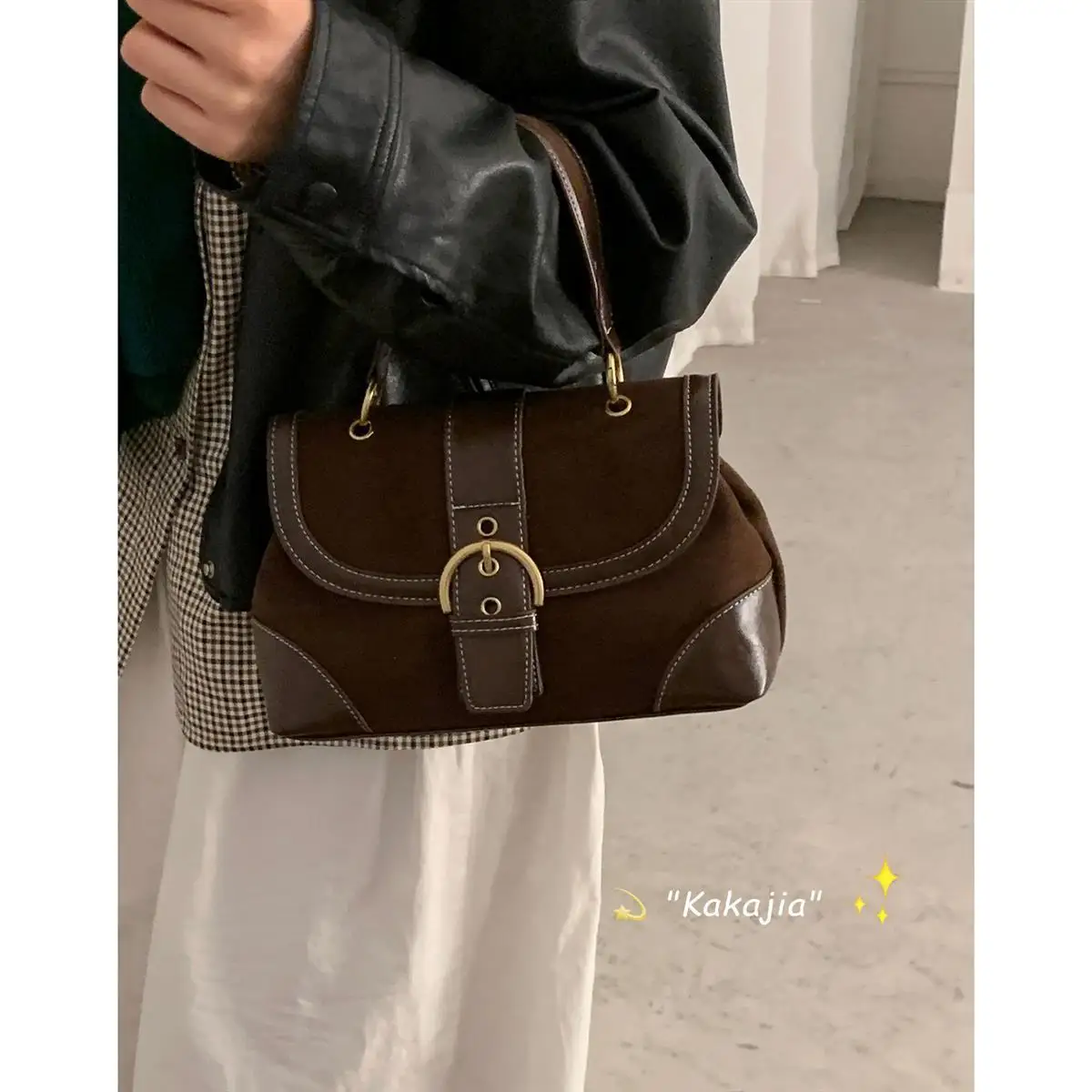 bolsa-de-camurca-medieval-feminina-outono-e-inverno-2025-nova-moda-senior-senso-de-pequeno-saco-quadrado-cem-com-bolsa-crossbody