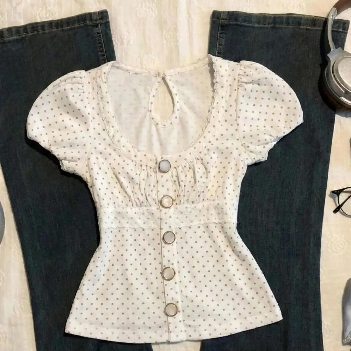 Women's Vintage Polka Dot Puff Sleeve Blouse Elegant Button Front Summer Top for Casual Daily Vacation Wear