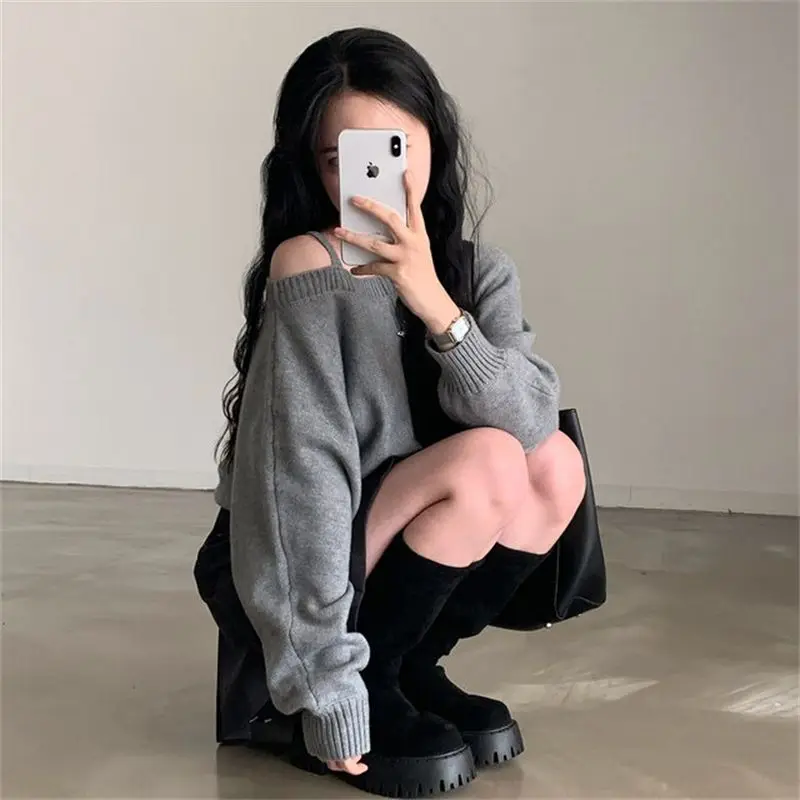 Off Shoulder Strap Knitwear Sweater Korean Women'S New Design Diagonal Shoulder Short Top Elegant Sexy Bat Sleeve Sweater