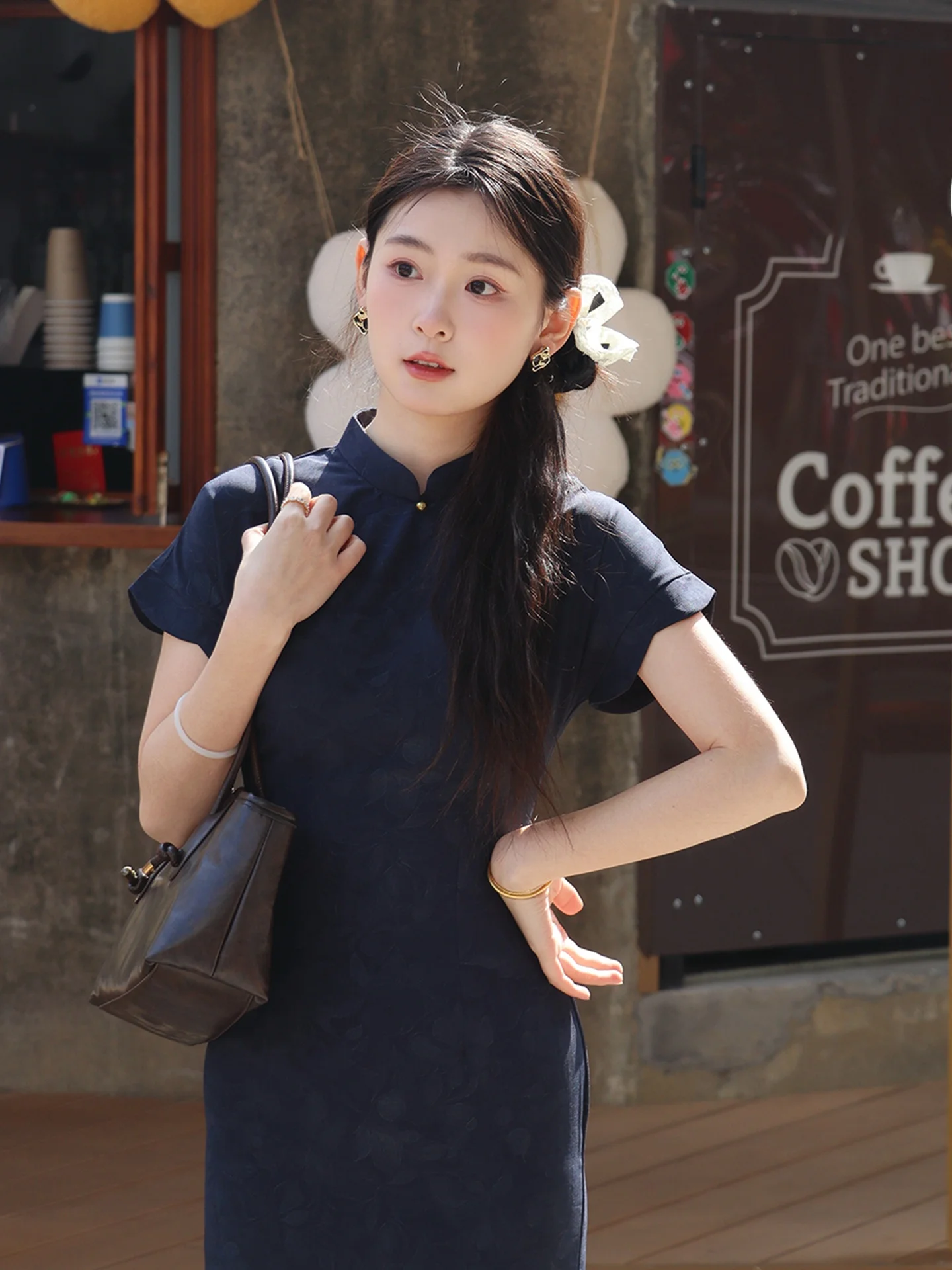 

Новая китайская одежда в стиле Цинханьсин: повседневная, улучшенная, синяя, летняя, белая, для похудения, художественная, женская.