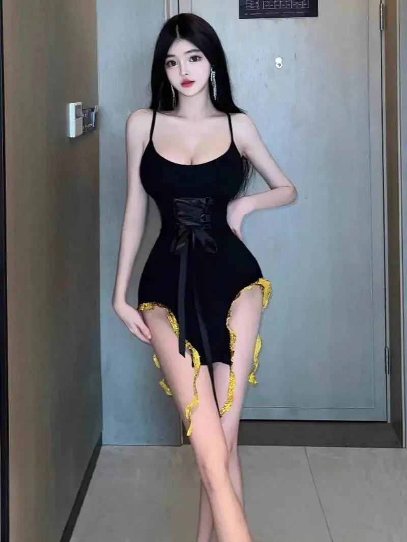 Modna Sukienka Mini na Ramiączkach Letnia Seksowna Krótka Nieregularna Sukienka z Falbanką w Stylu Spicy Girl z Niskim Dekoltem Elegancka M8JS